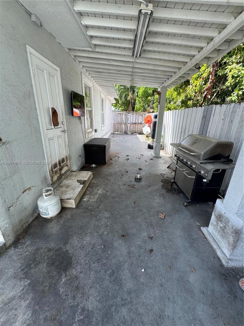 3175 NW 27th St, Miami, FL 33142 Photo