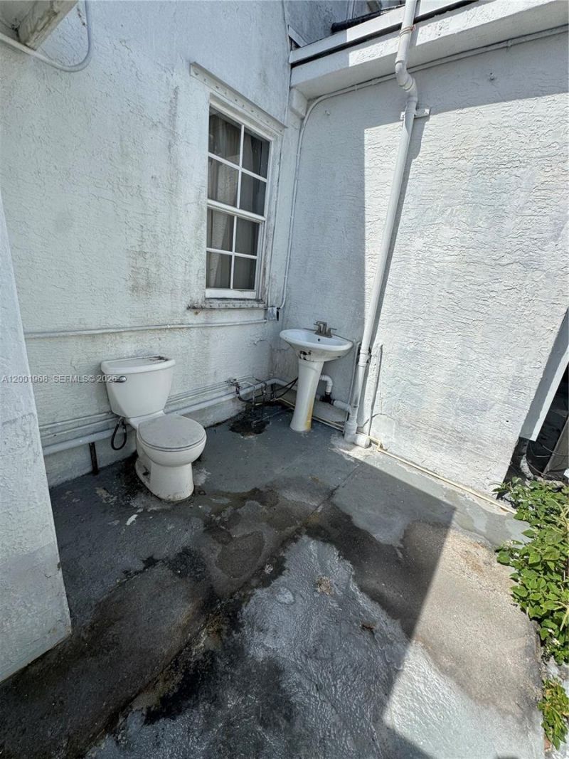 3175 NW 27th St, Miami, FL 33142 Photo