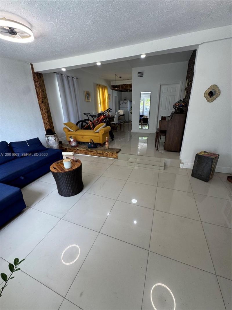 3175 NW 27th St, Miami, FL 33142 Photo