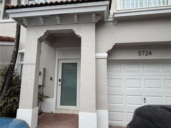 5724 NW 112th Pl, Unit 5724, Doral, FL 33178