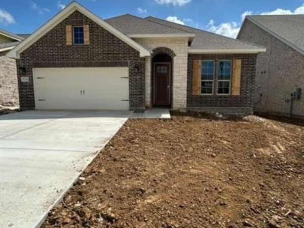 3516 Helena Street, Gainesville, TX 76240