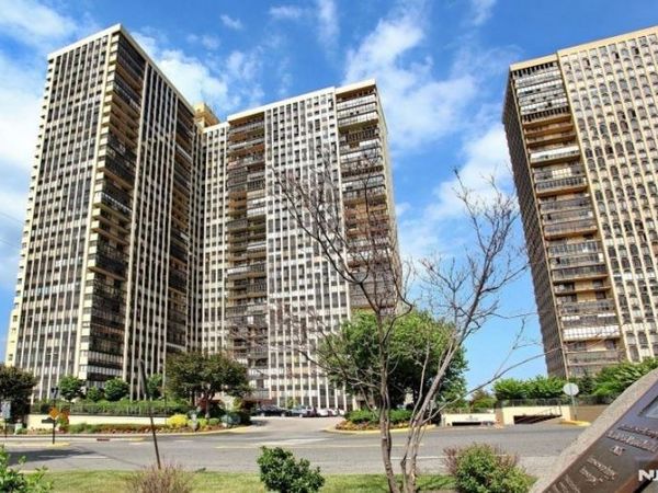 300 Winston Drive L05, CLIFFSIDE PARK, NJ 07010