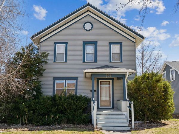 932 East Street, Grinnell, IA 50112