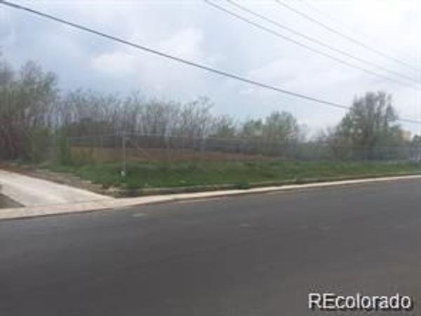 1392 Akron Street , Aurora, CO 80010