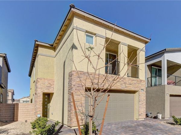 8827 Roadrunner Ravine Street , Las Vegas, NV 89166