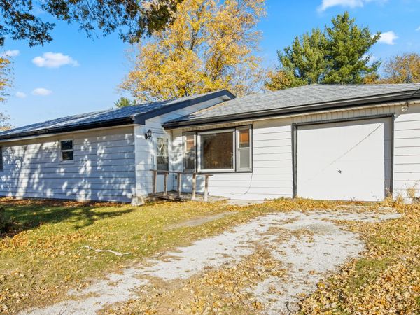 5827 E 3500s Road , St. Anne, IL 60964