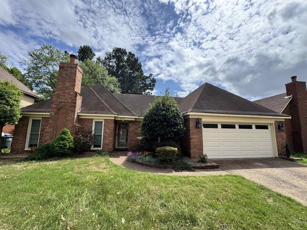 6771 CASTLEGATE LN, Memphis, TN 38141