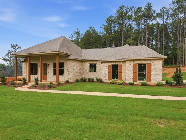 182 A D Mclendon, Mendenhall, MS 39114