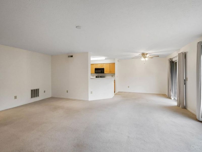 720 Castlegate Lane, Unit 203, Springfield Twp., OH 45231 Photo 10