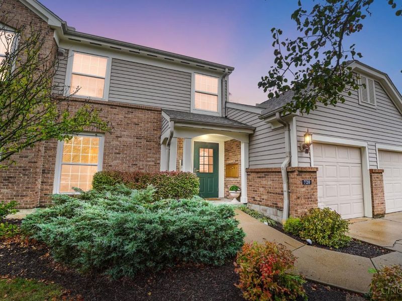 720 Castlegate Lane, Unit 203, Springfield Twp., OH 45231 Photo 2