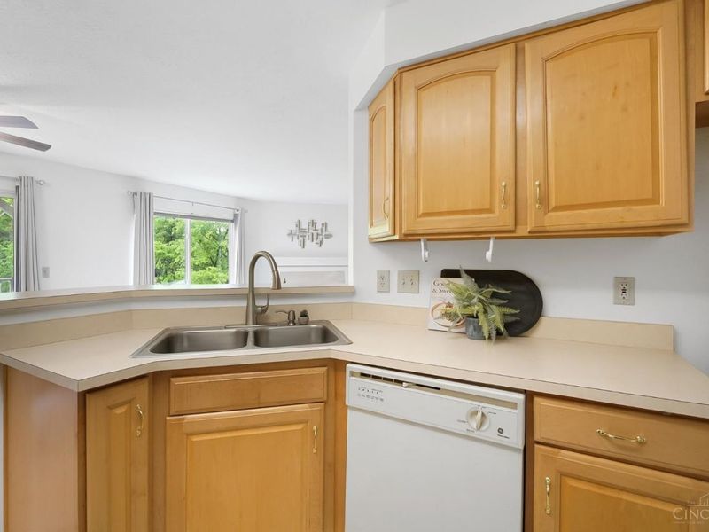 720 Castlegate Lane, Unit 203, Springfield Twp., OH 45231 Photo 20