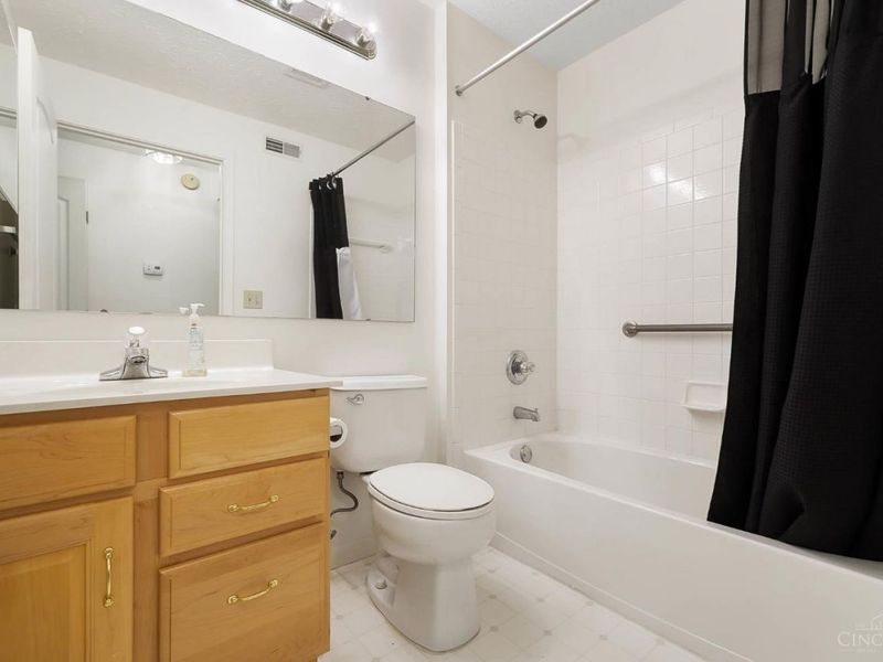 720 Castlegate Lane, Unit 203, Springfield Twp., OH 45231 Photo 38
