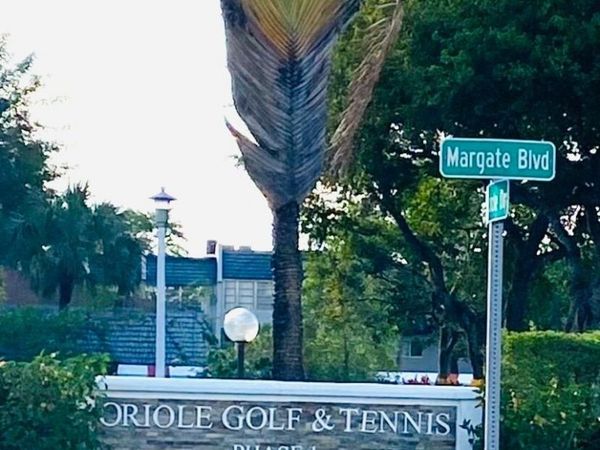 7817 Golf Cir Drive, Unit 210, Margate, FL 33063