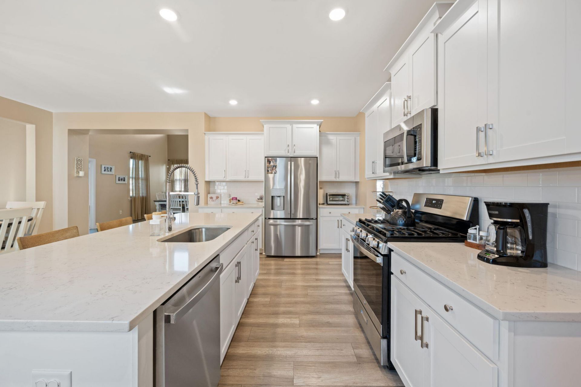 215 Squire Pope Road Photo 11