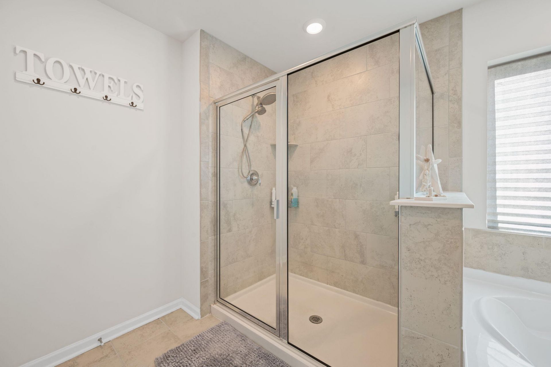 215 Squire Pope Road Photo 32