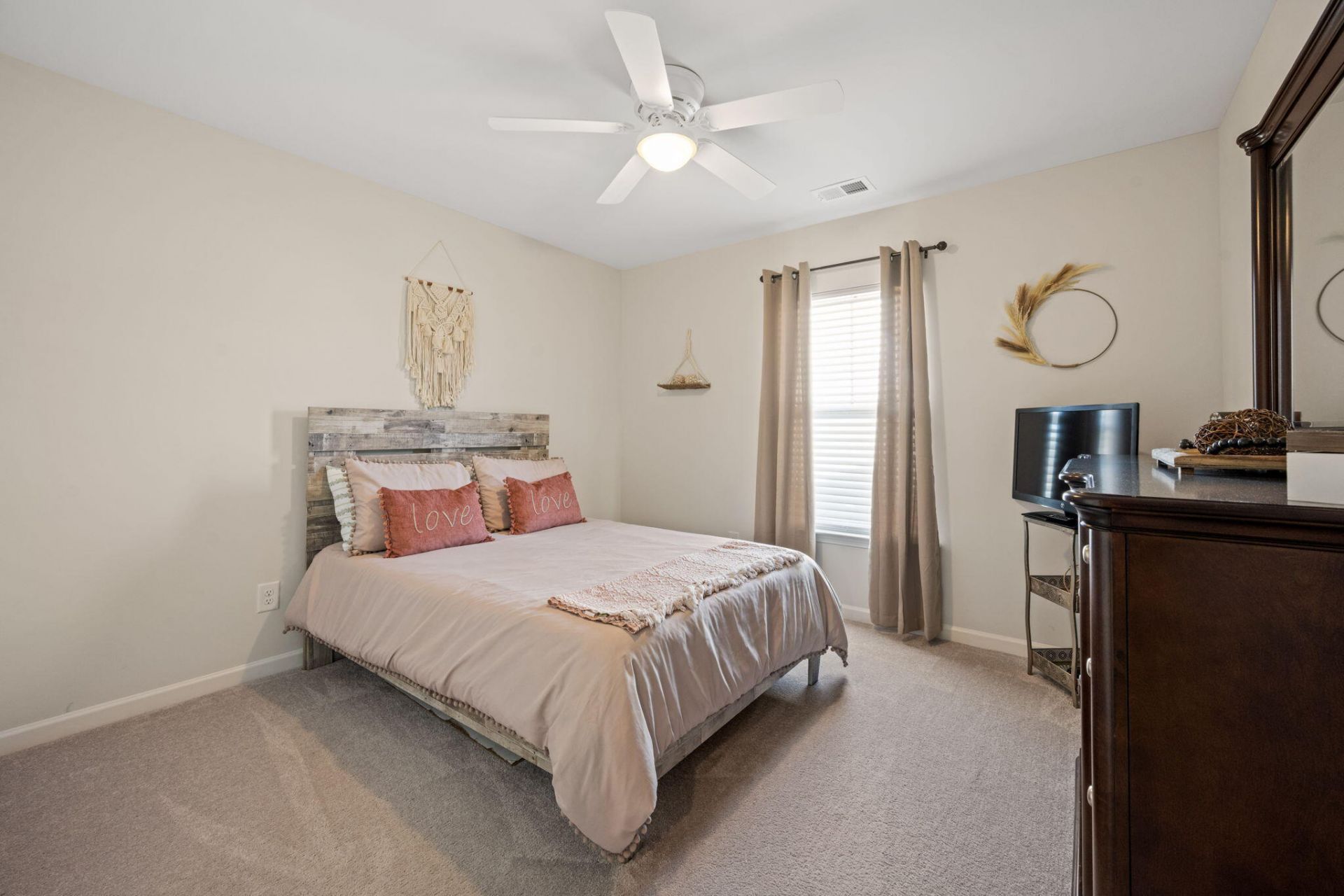 215 Squire Pope Road Photo 36