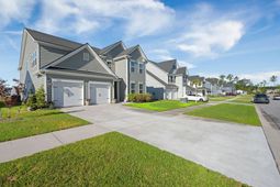 215 Squire Pope Road photo 4