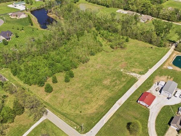 11 Butcher Creek Drive, Moscow Mills, MO 63362