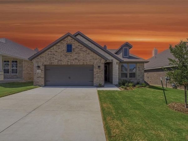 3518 Helena Street, Gainesville, TX 76240