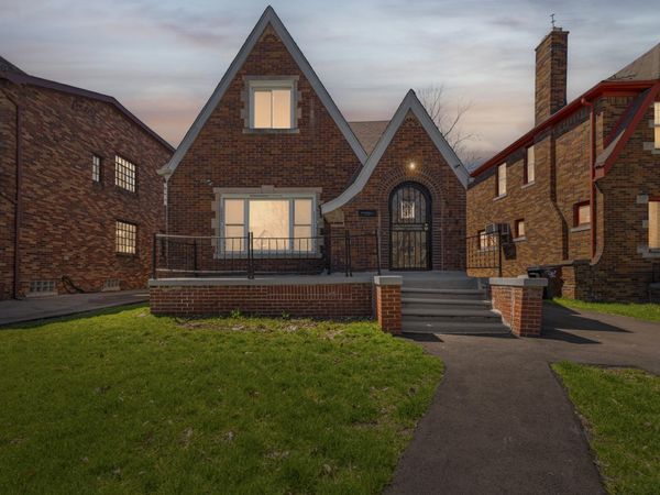 5541 Grayton Street, Detroit, MI 48224