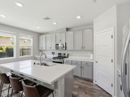 5362 Seal Beach Way, Sacramento, CA 95835 Photo