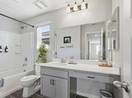 5362 Seal Beach Way, Sacramento, CA 95835 Photo