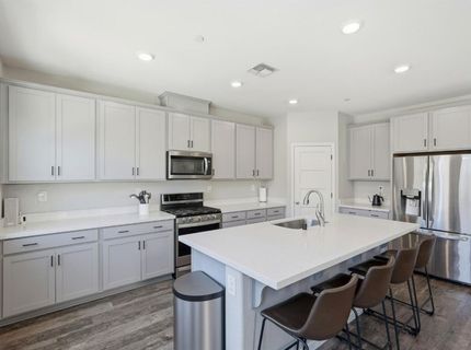 5362 Seal Beach Way, Sacramento, CA 95835 Photo