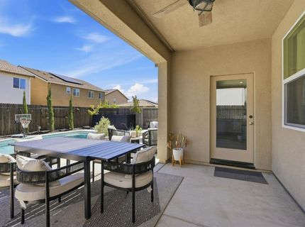 5362 Seal Beach Way, Sacramento, CA 95835 Photo