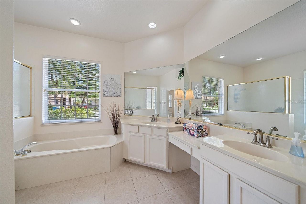 7220 Southgate Court, Sarasota, FL 34243 Photo