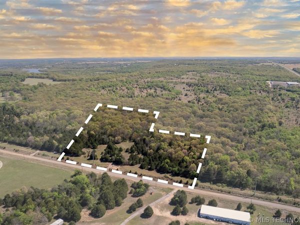 2 E 1180 Road, Okemah, OK 74859