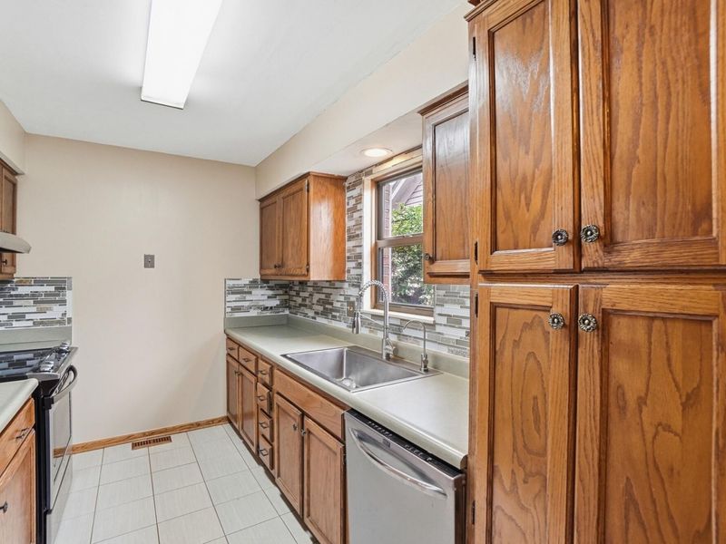 8397 Cliffthorne Way, Columbus, OH 43235 Photo 7