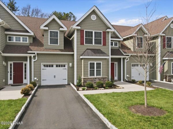 204 Braeburn Path, Matamoras, PA 18336