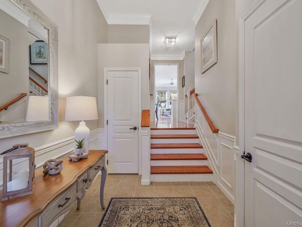 6 Sugar Pine Lane, Bay Shore, NY 11706