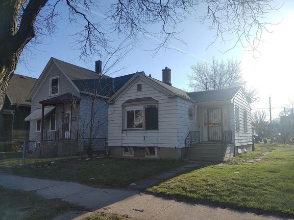 2922 N 6th STREET, Milwaukee, WI 53212