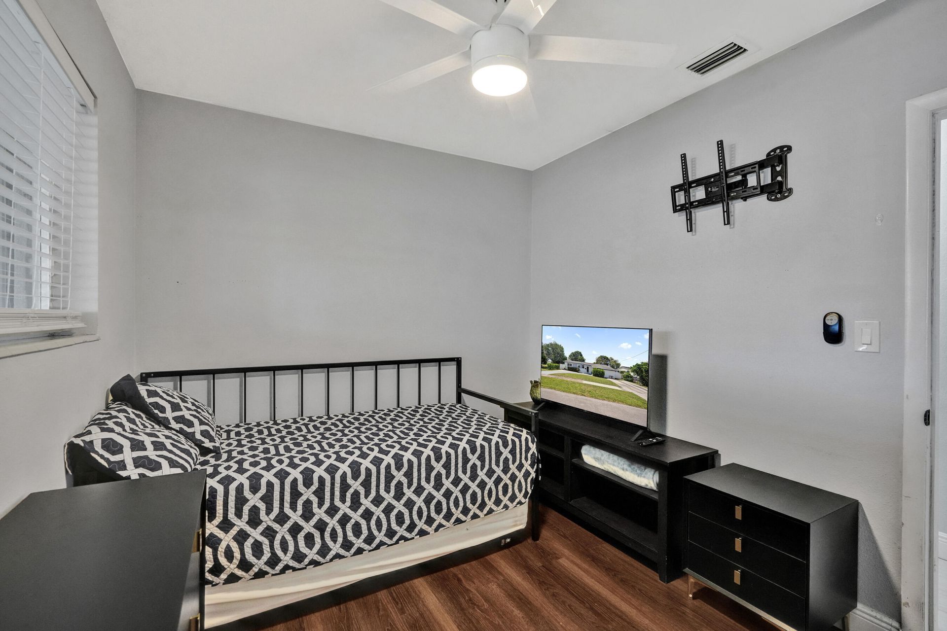 2320 NW 191st Terrace, Miami Gardens, FL 33056 Photo