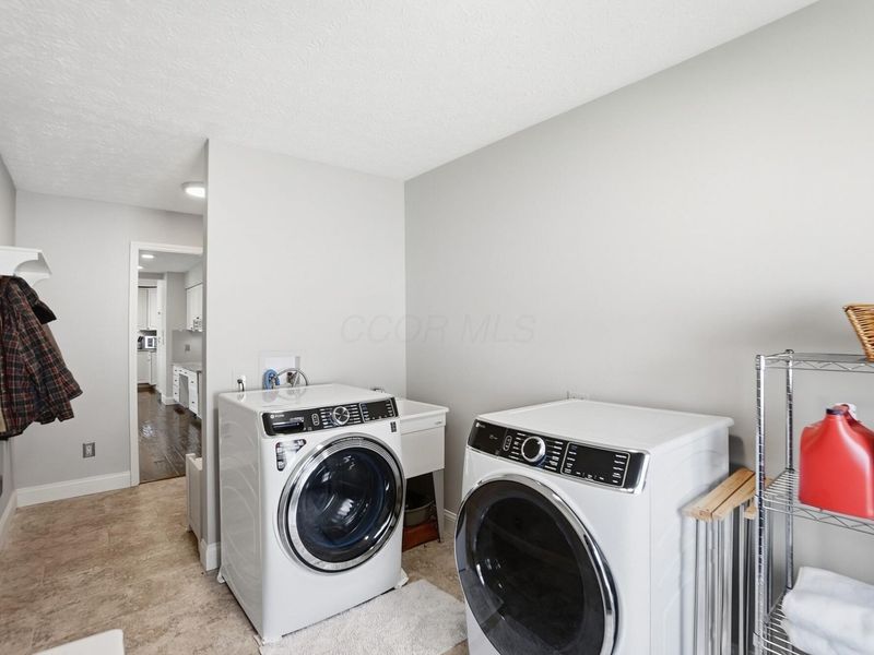 5598 Barney Drive, Dublin, OH 43016 Photo 22