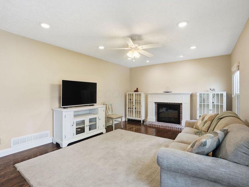 5598 Barney Drive, Dublin, OH 43016 Photo 5