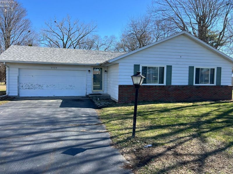 1710 Walnut, Fostoria, OH 44830 Photo 1