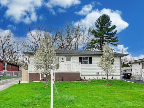 4318 Sioux Lane, McHenry, IL 60050