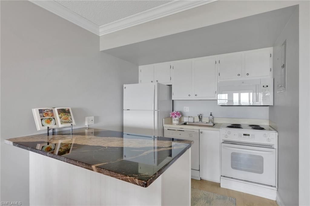 1 Bluebill Ave, Unit 711, Naples, FL 34108 Photo