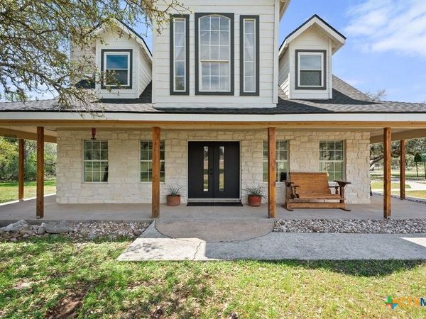 8139 Ozark Drive, San Marcos, TX 78666