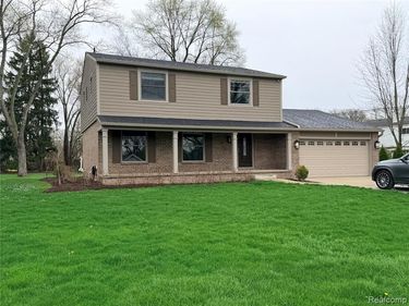 2790 LANERGAN Drive, Troy, MI 48084