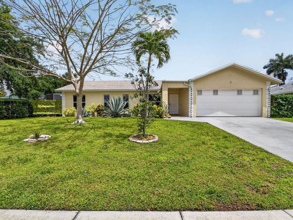 1262 Essex Drive, Wellington, FL 33414