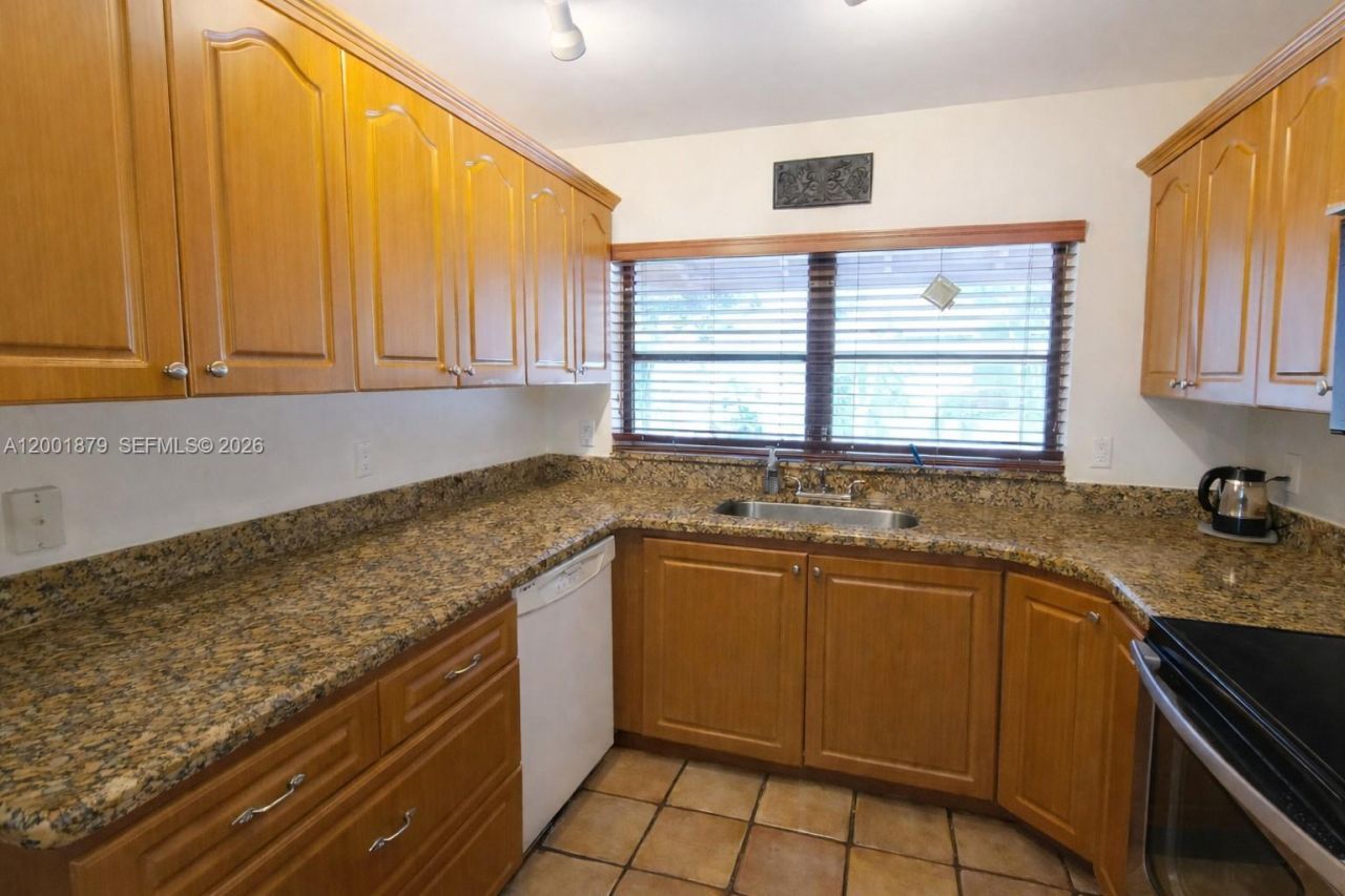 5524 Constant Spring Ter , Unit 213, Lauderhill, FL 33319 Photo