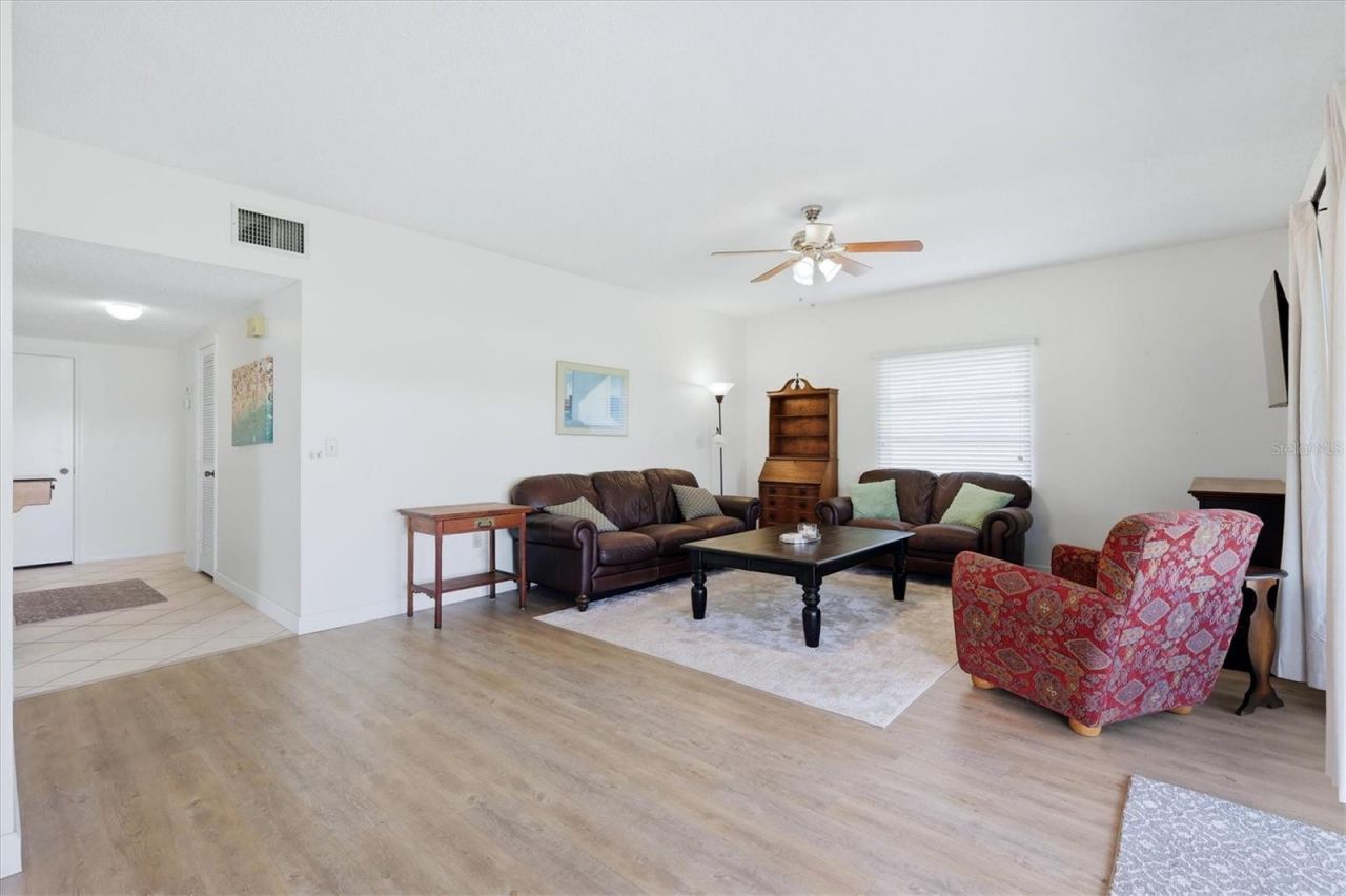 5887 Tidewood Avenue, Unit 2, Sarasota, FL 34231 Photo