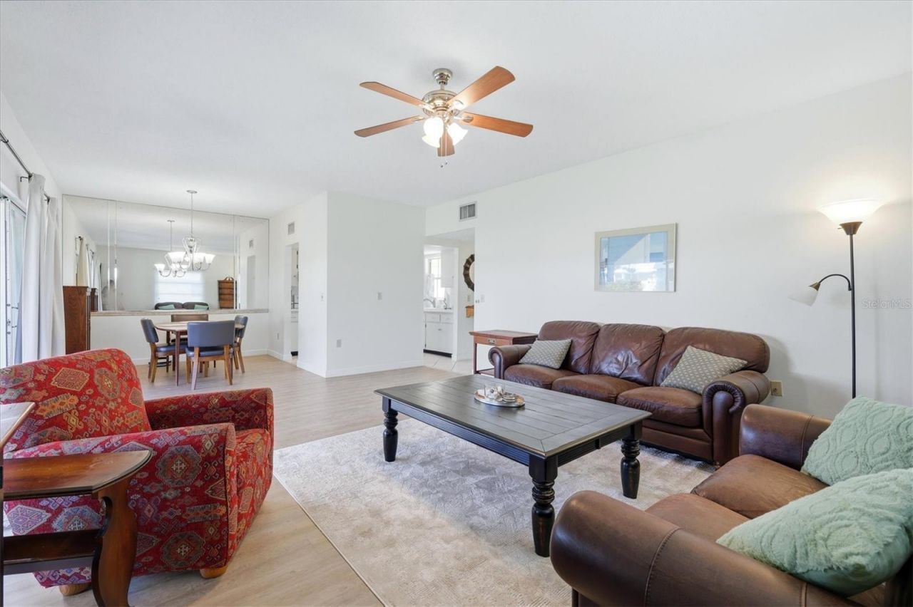 5887 Tidewood Avenue, Unit 2, Sarasota, FL 34231 Photo
