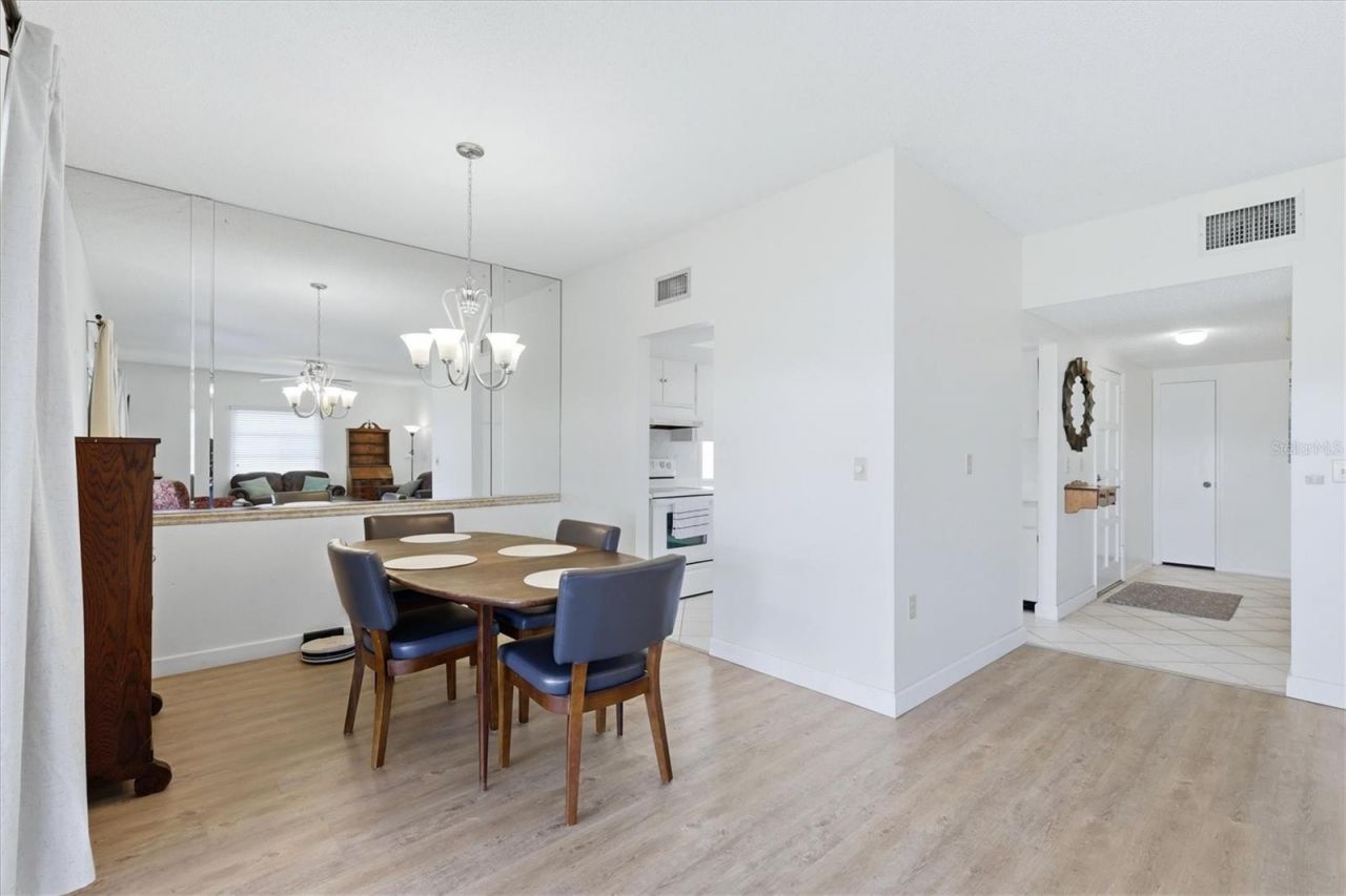 5887 Tidewood Avenue, Unit 2, Sarasota, FL 34231 Photo