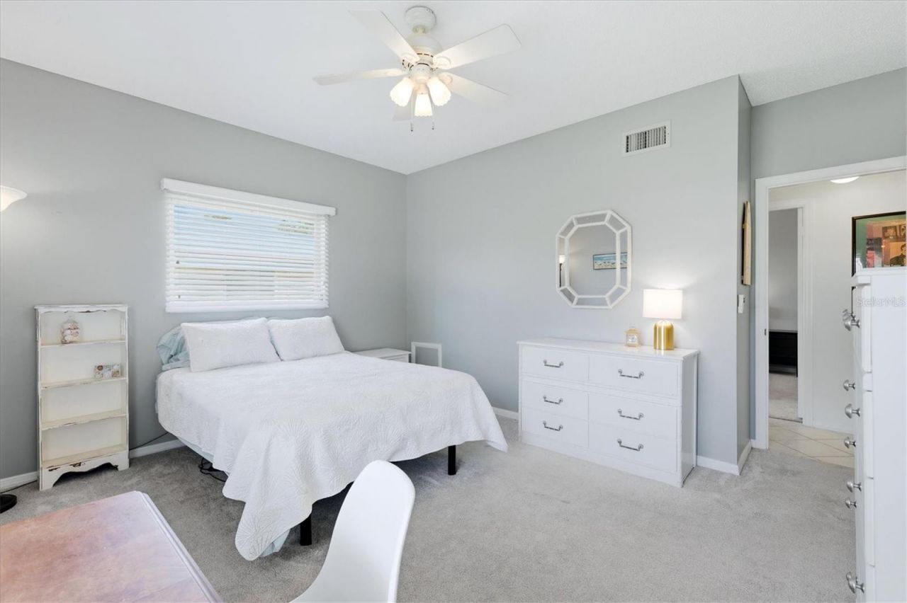 5887 Tidewood Avenue, Unit 2, Sarasota, FL 34231 Photo
