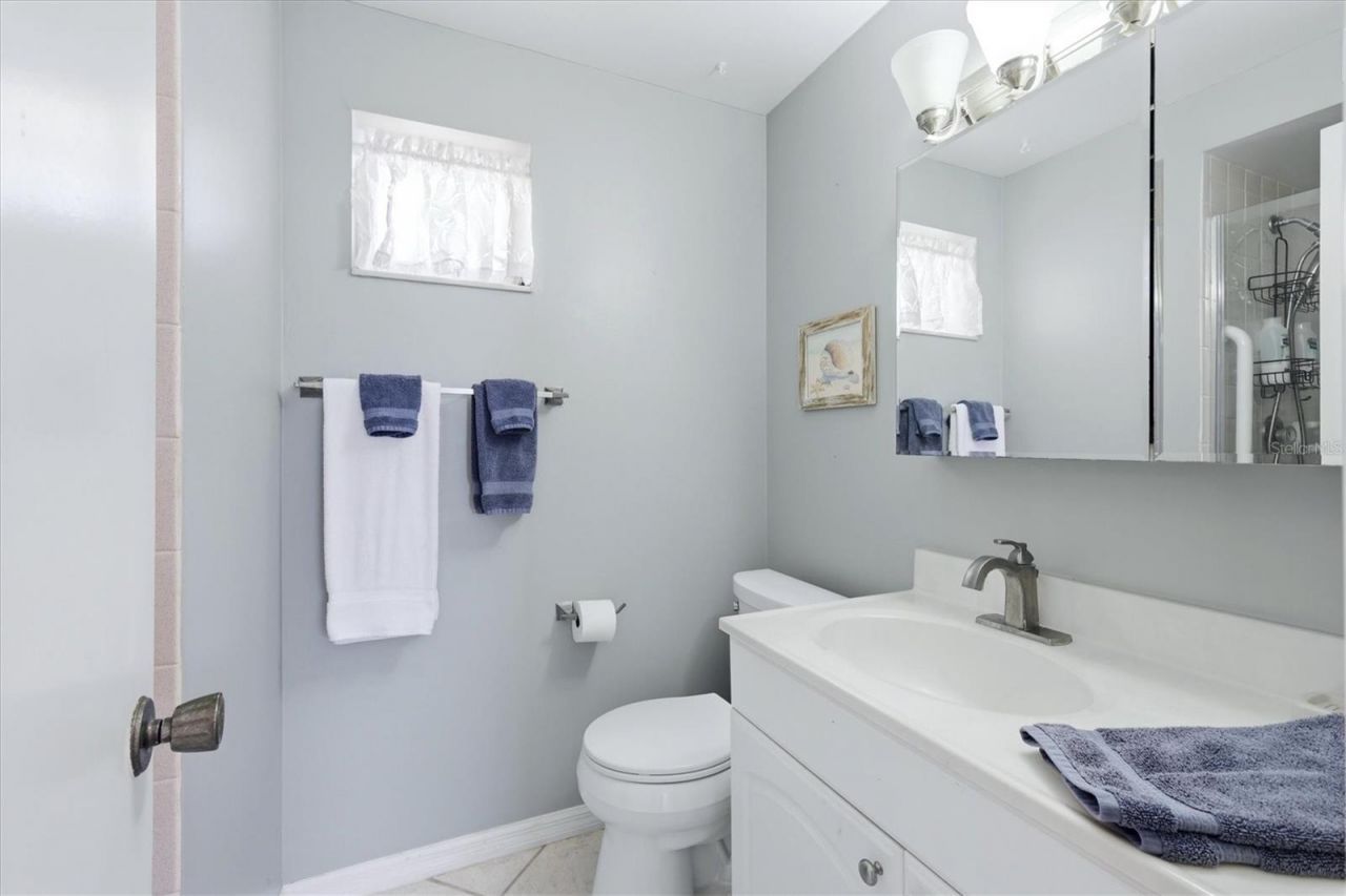 5887 Tidewood Avenue, Unit 2, Sarasota, FL 34231 Photo