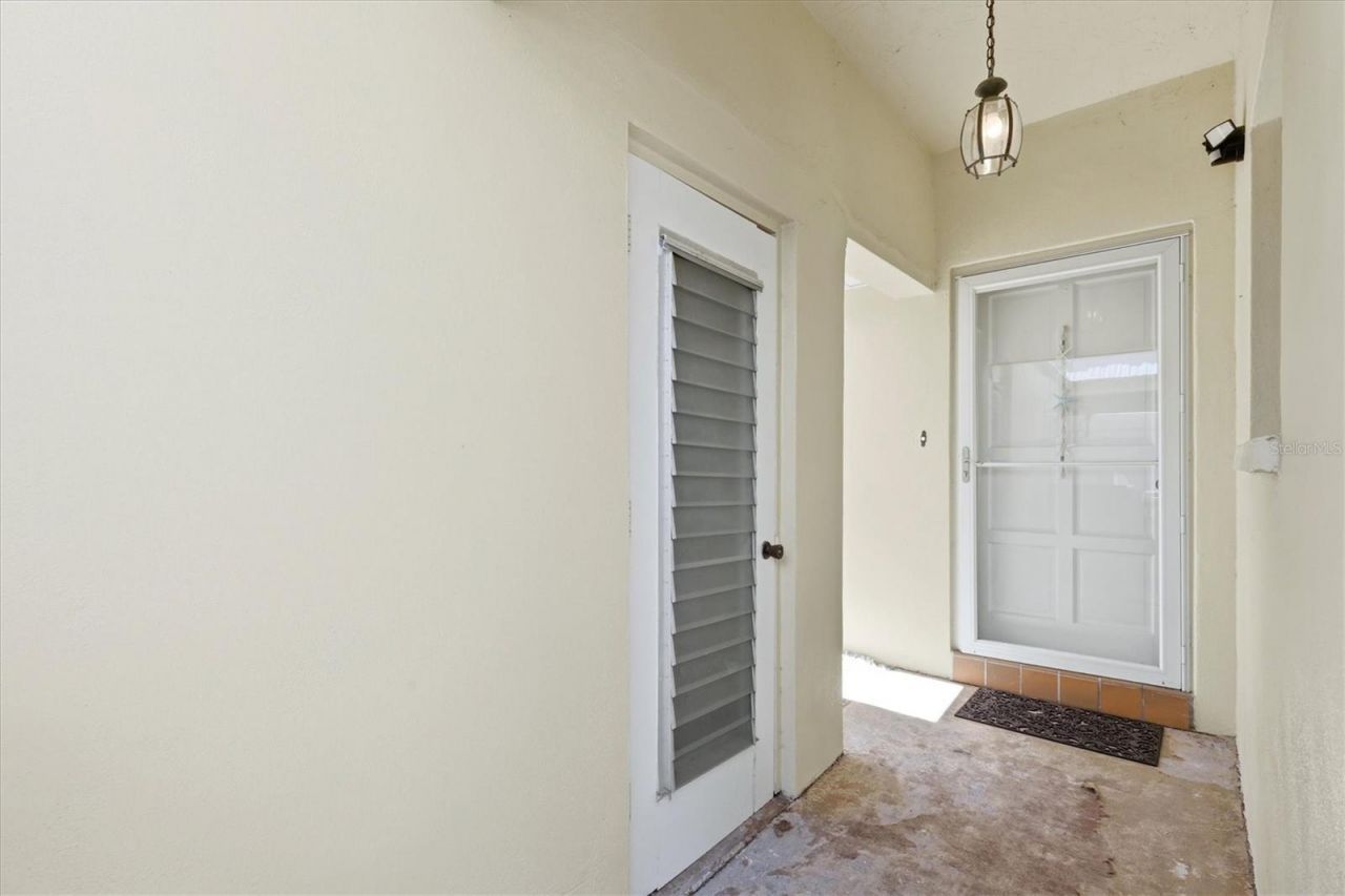 5887 Tidewood Avenue, Unit 2, Sarasota, FL 34231 Photo